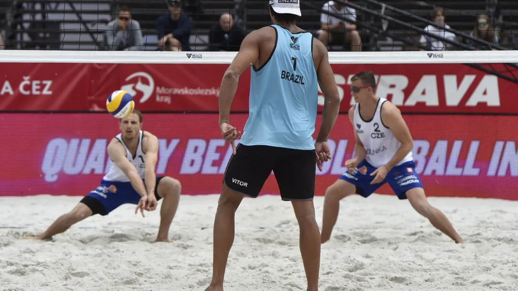 Ondřej Perušič (vlevo) a David Schweiner na Ostrava Beach Pro