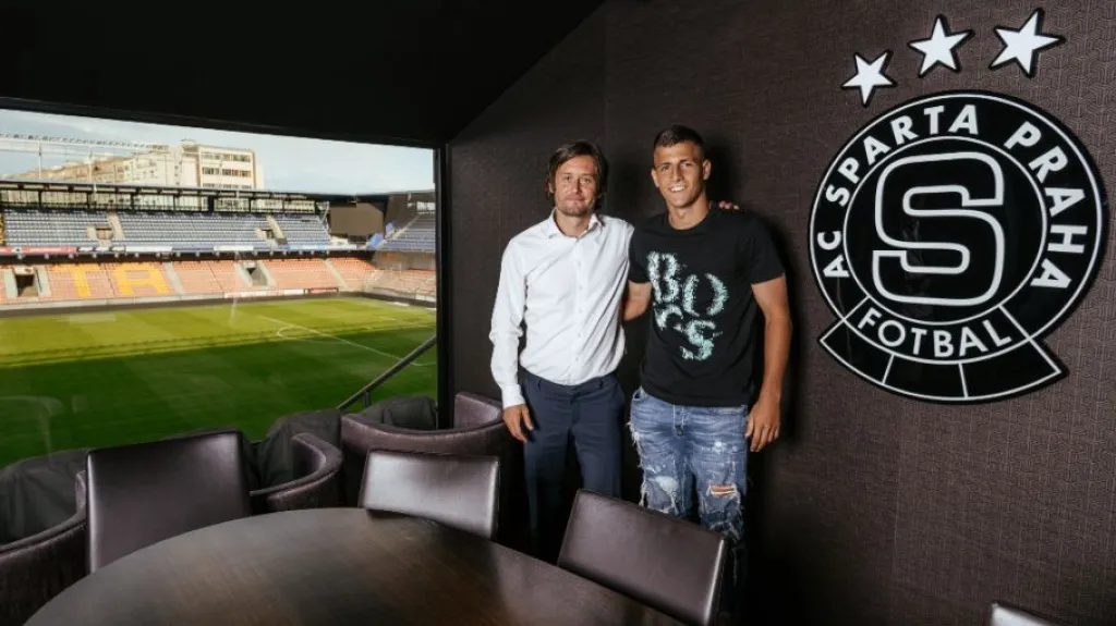 Tomáš Rosický představuje Martina Minčeva