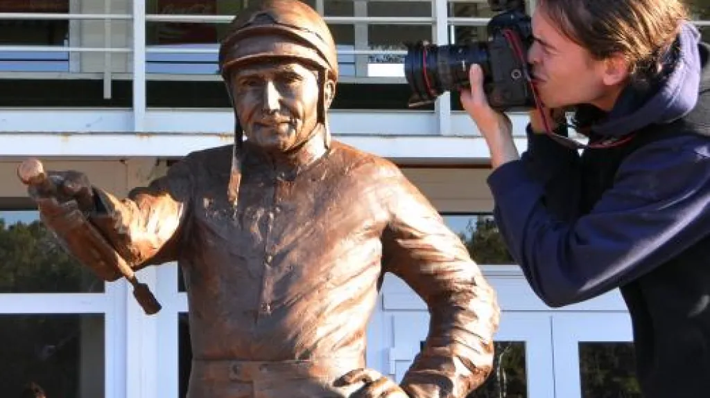 Bronzová socha Josefa Váni