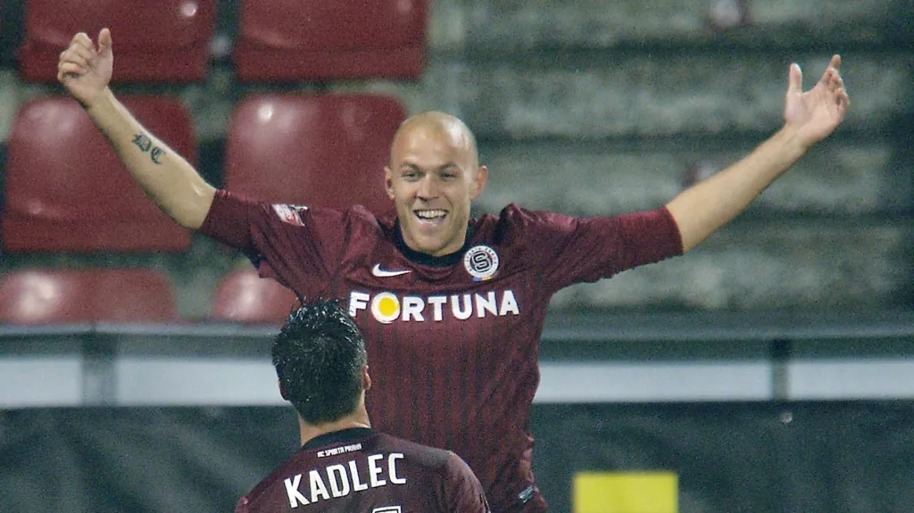 Bednář slaví svou trefu za Spartu