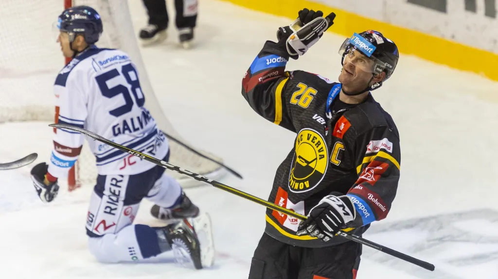 Viktor Hübl se raduje z branky