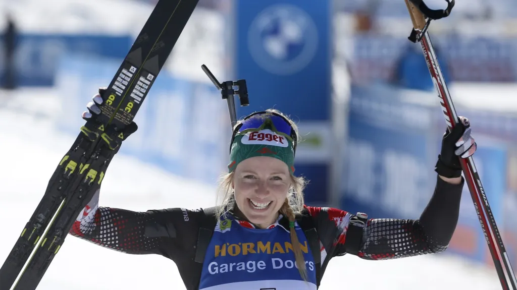 Lisa Theresa Hauserová se raduje z vítězství