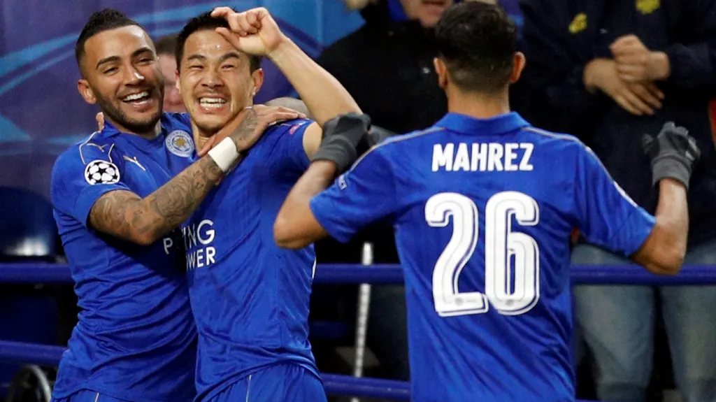 Radující se fotbalisté Leicesteru