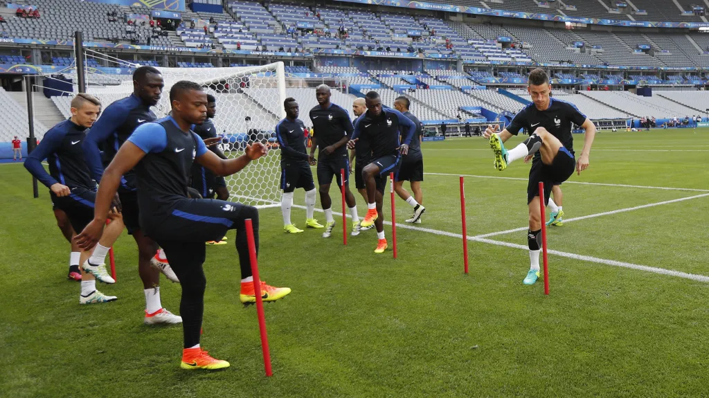 Předzápasový trénink Francie před vstupem do turnaje proti Rumunsku