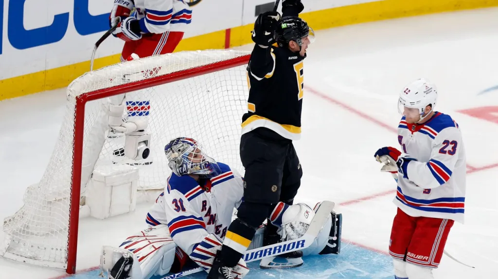 Tomáš Nosek slaví gól proti New York Rangers