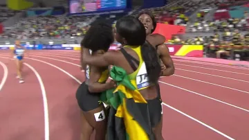 Finále ženských štafet na 4x100 metrů