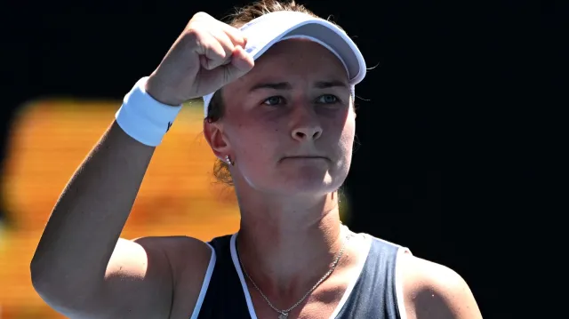 Krejčíková otočila duel s Ostapenkovou a je v osmifinále Australian Open