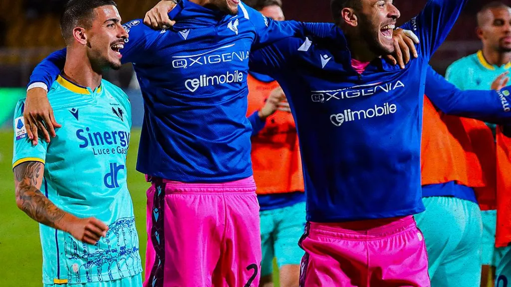 Slavící fotbalisté Hellasu Verona