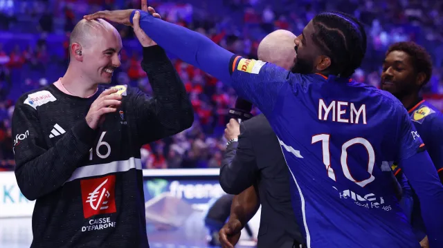 Sestřih závěru utkání o bronz Francie – Portugalsko