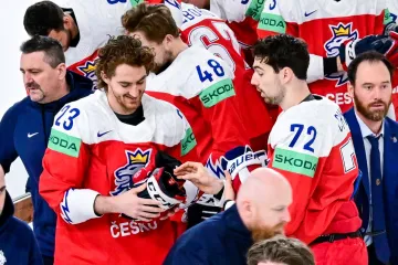 Zranění útočníci Lukáš Sedlák a Filip Chytil