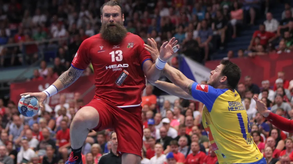 Reprezentant Pavel Horák proti bosenské obraně