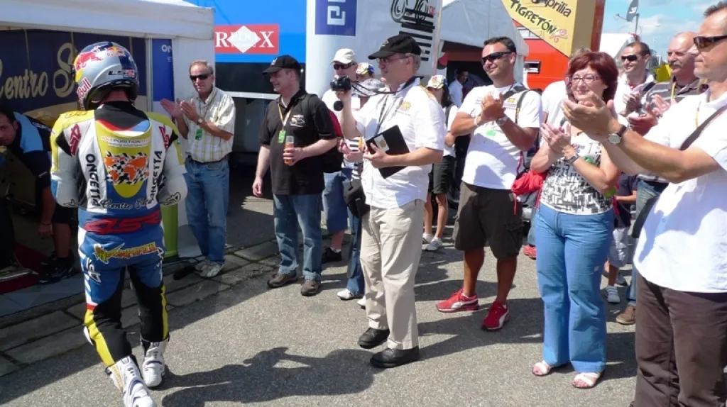 Po skončení závodu se Jakub Kornfeil dočkal zaslouženého potlesku