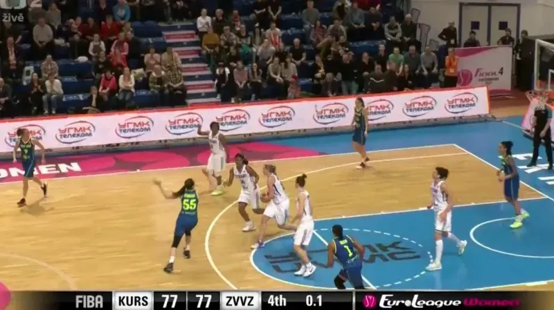 Hektický závěr druhého poločasu utkání Kursk - USK Praha