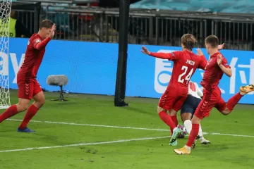 Faulovaný (?) Raheem Sterling