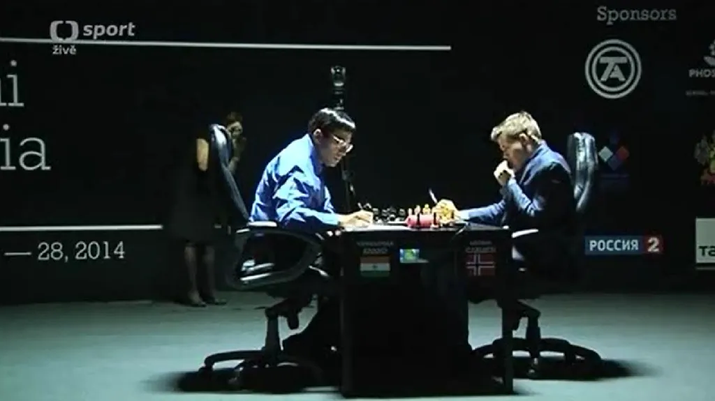 Šachista Ánand hraje s Carlsenem nerozhodně