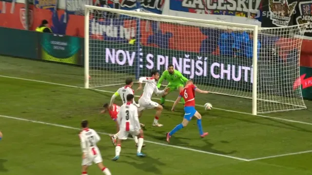 Přesný centr Vladimíra Coufala v první půli