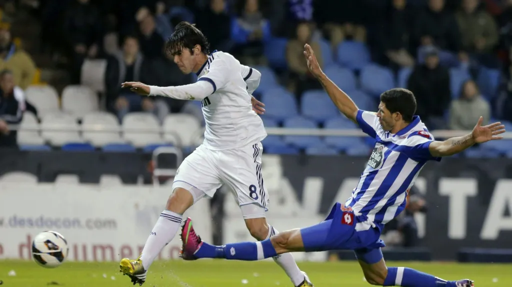 Kaká v zápase s Deportivem La Coruňa