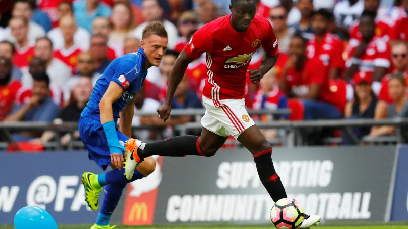 Eric Bailly (vpravo) v dresu Manchesteru United