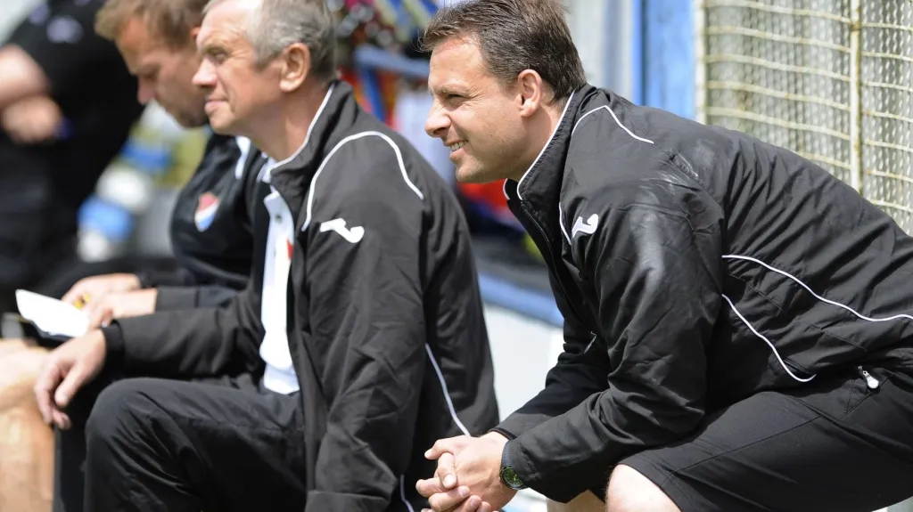 Erich Cviertna (vlevo) s Martinem Svědíkem na ostravské lavičce