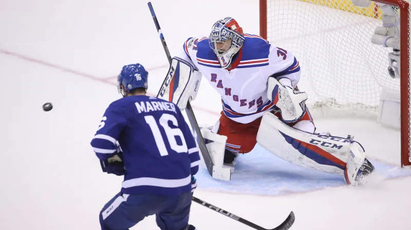 Ondřej Pavelec během utkání NHL v Torontu