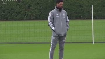 Trenér Arsenalu je nakažen koronavirem, Premier League je přerušena