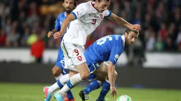 Libor Kozák v reprezentačním dresu během kvalifikačního utkání proti Itálii