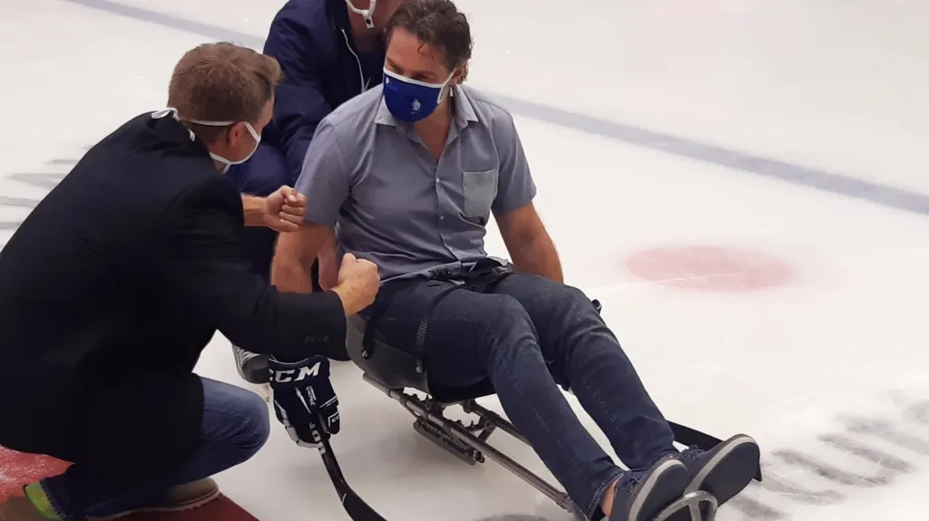 Jaromír Jágr na tréninku parahokejistů