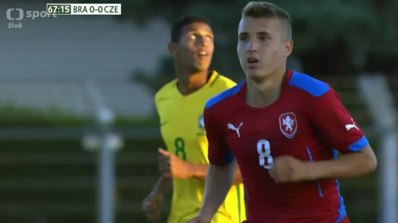 Devatenáctka po remíze s Brazílií postupuje do semifinále turnaje v Toulonu