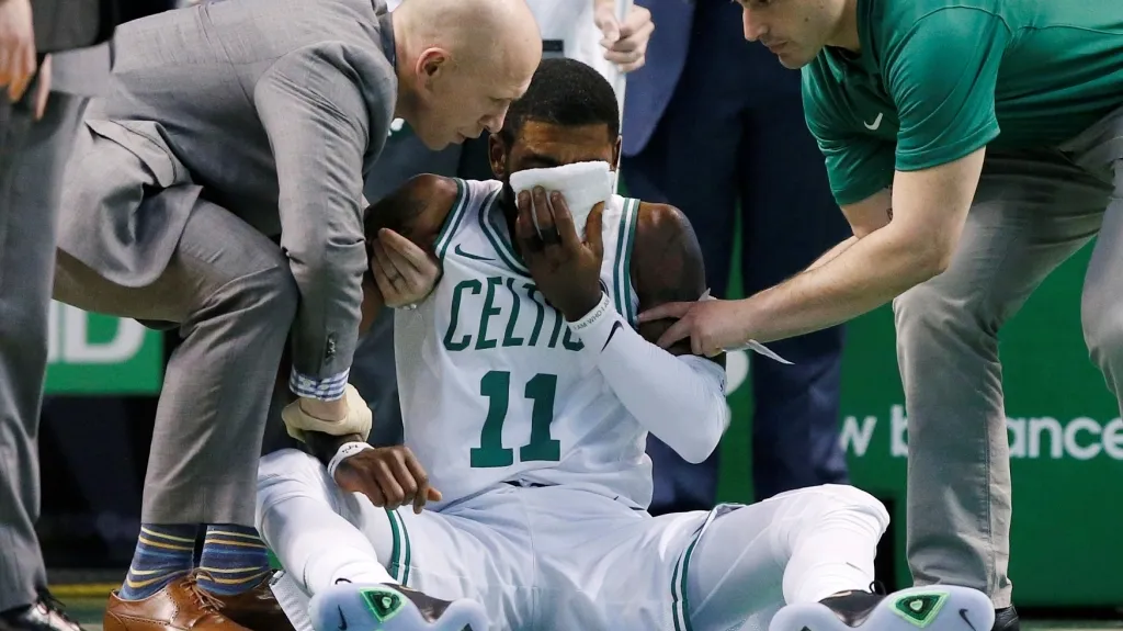 Kyrie Irving dostal nezaviněný direkt od spoluhráče