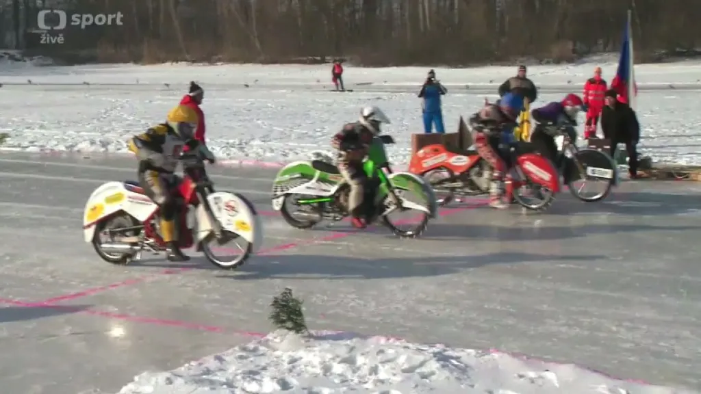 Další závody ledové ploché dráhy vyšly nejlépe Hutlovi