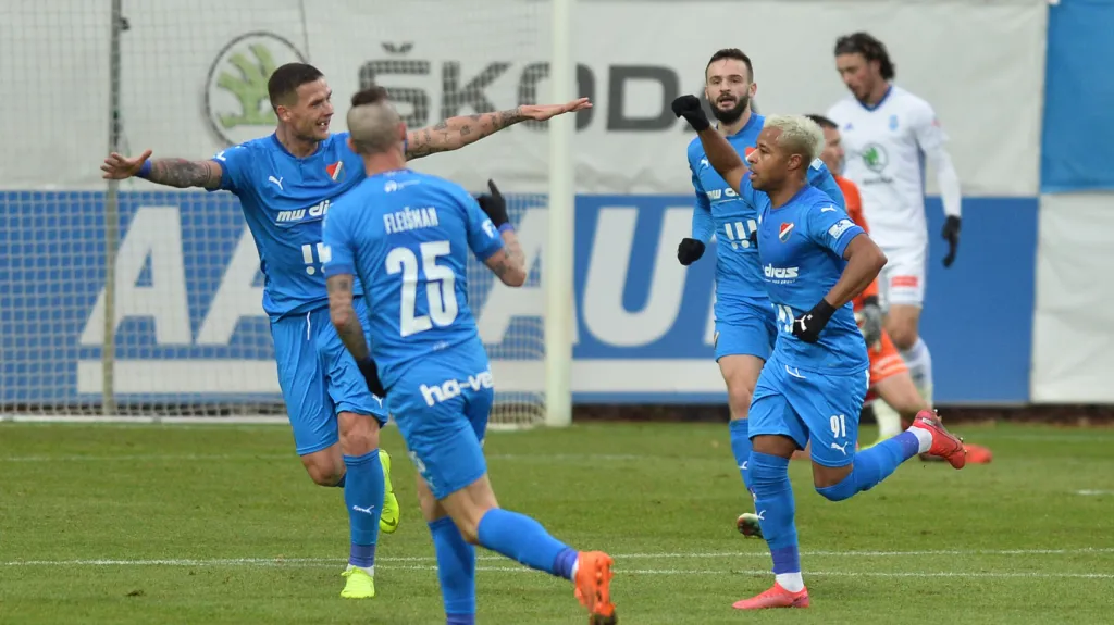 Dyjan Carlos de Azevedo z Baníku se raduje z gólu v síti Mladé Boleslavi