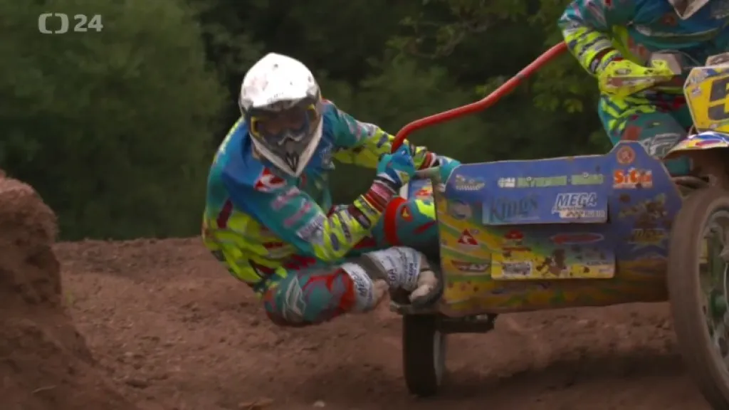 Bratři Čermákovi jsou na MS v sidecarcrossu osmí