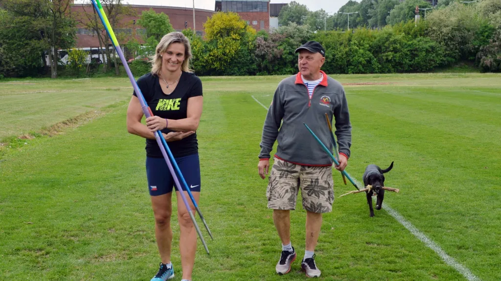 Barbora Špotáková a její trenér Rudolf Černý