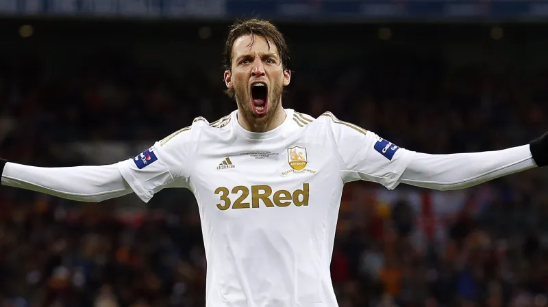 Michu slaví svou trefu ve finále ligového poháru