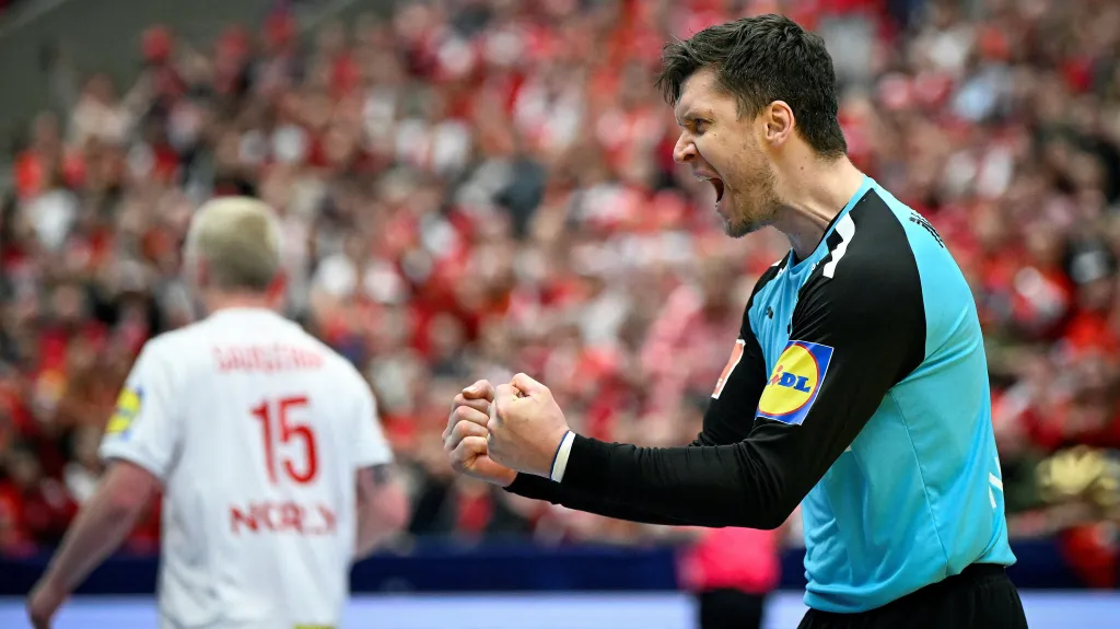 Dánský brankář Niklas Jacobsen Landin