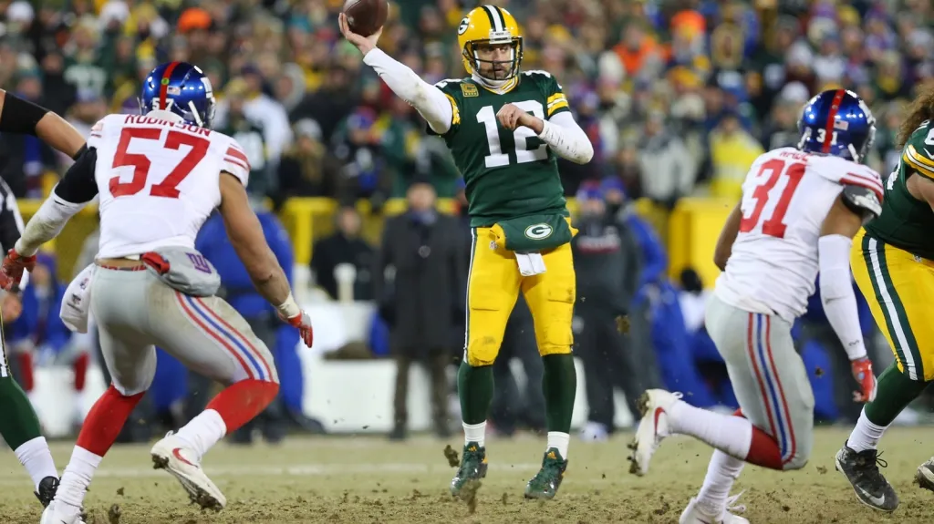 Aaron Rodgers v utkání s NY Giants
