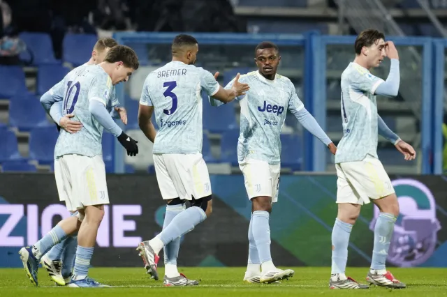 Juventus v závěru ligy klopýtá. Římské derby vyhrálo AS