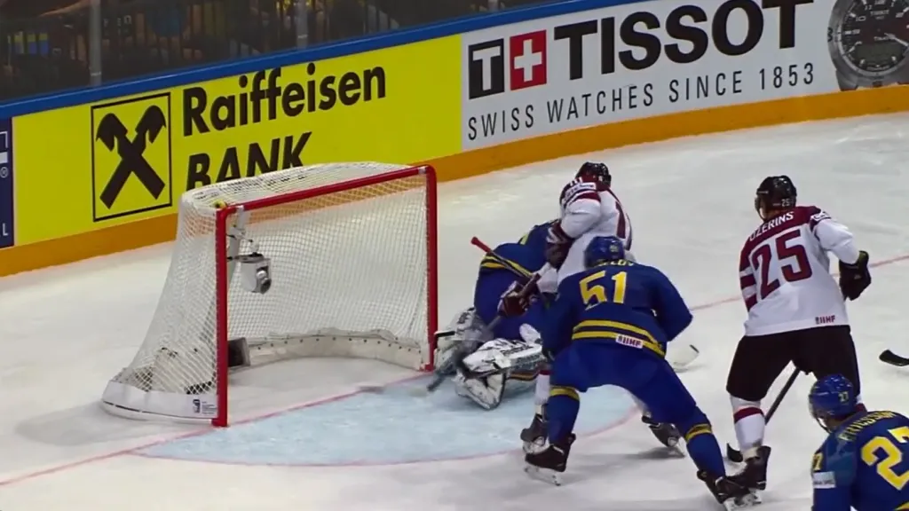 Gól v utkání Lotyšsko - Švédsko: Darzinš - 1:2 (33. min.)