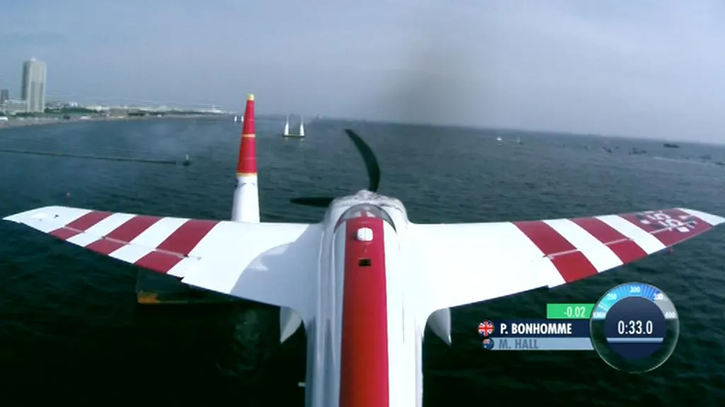 Japonskou zastávku Red Bull Air Race ovládnul Bonhomme