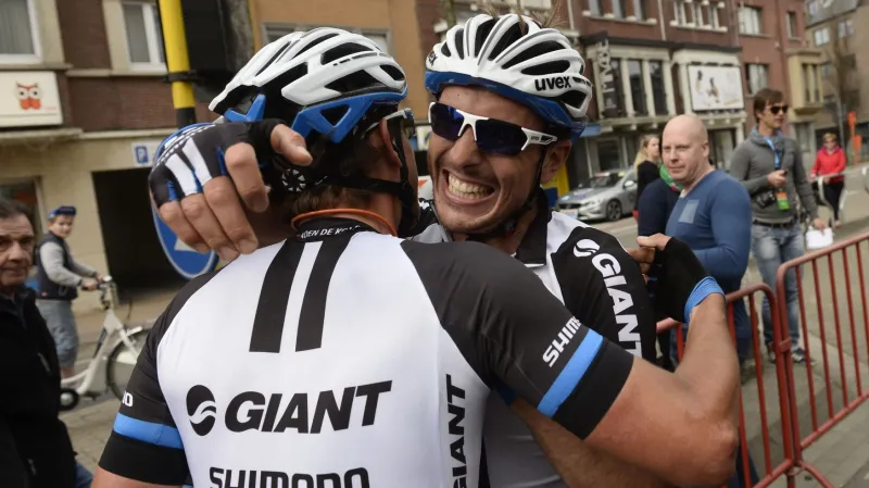 Radost Johna Degenkolba v cíli závodu Gent-Wevelgem