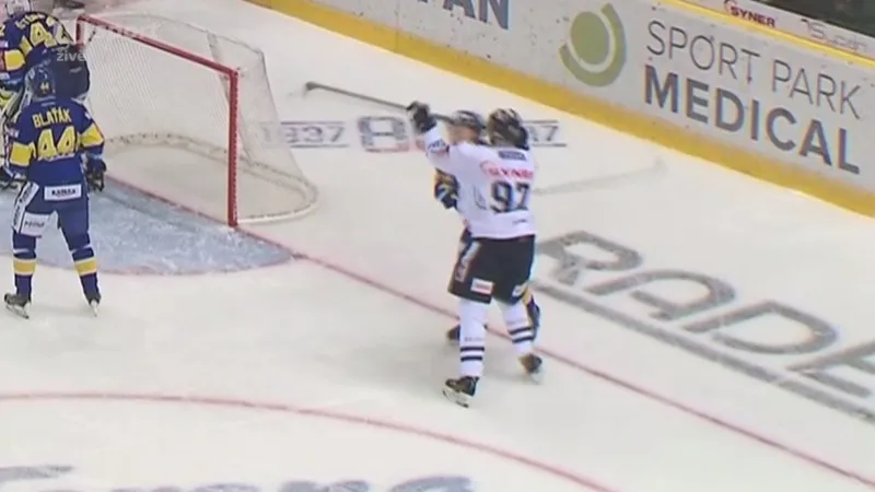 Vantuch byl potrestán za faul na Kubiše