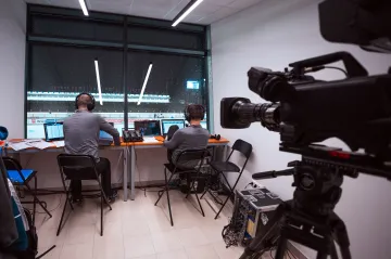 Pohled do útrob komentátorské buňky v Novém Městě