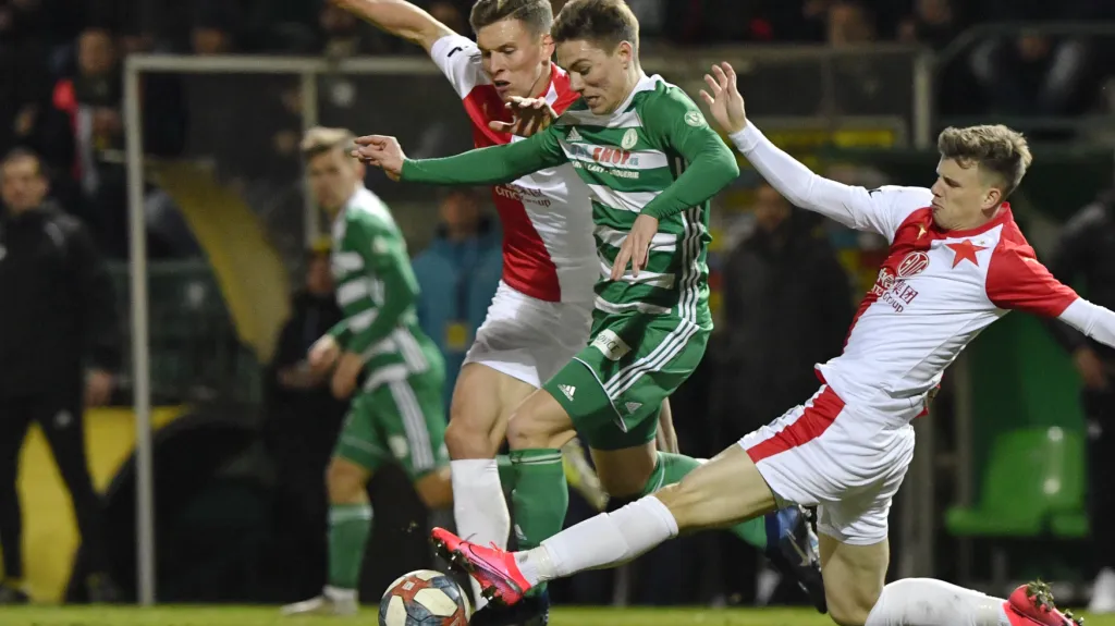 Zleva Provod ze Slavie, Vodháněl z Bohemians a Hellebrand ze Slavie