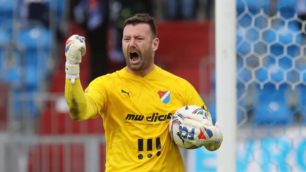 Brankář Ostravy Jan Laštůvka