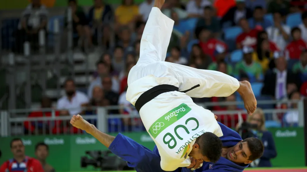 Jaromír Ježek (v modrém) v souboji s kubánským judistou Magdielem Estradou