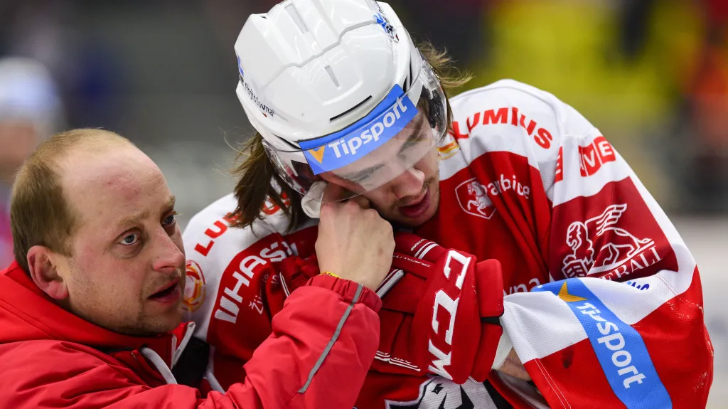 Útočník Matěj Beran v dresu Pardubic