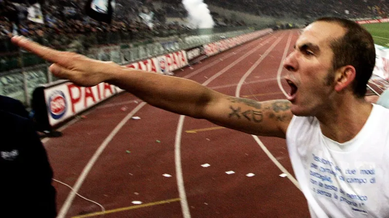Hajlující Paolo Di Canio