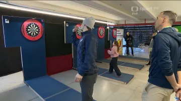 Na Olympijském festivalu si lze vyzkoušet i šipky