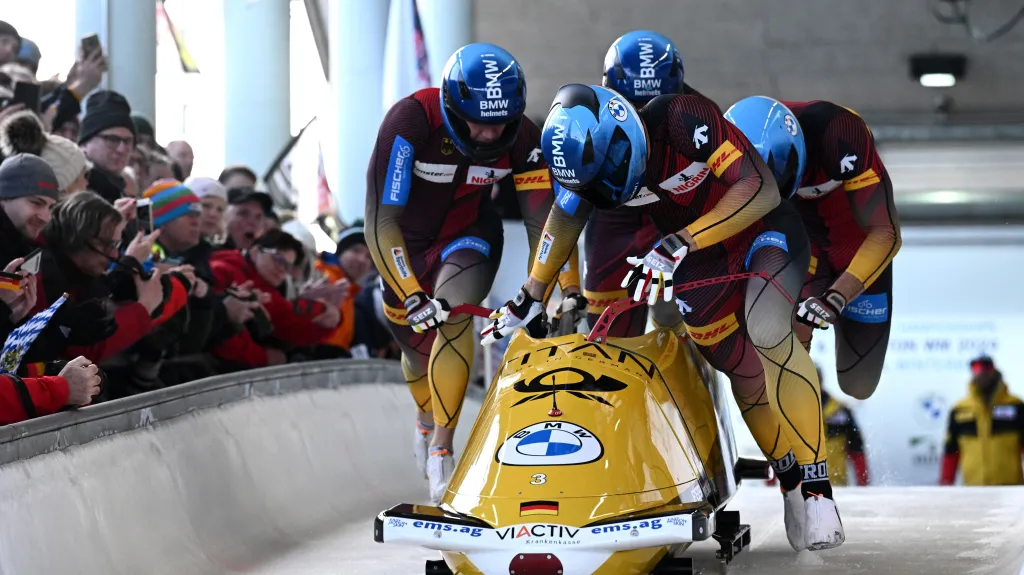 Posádka čtyřbobu Johannese Lochnera