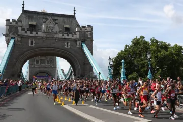 V neděli se na MS v Londýně běžely maratony mužů  i žen
